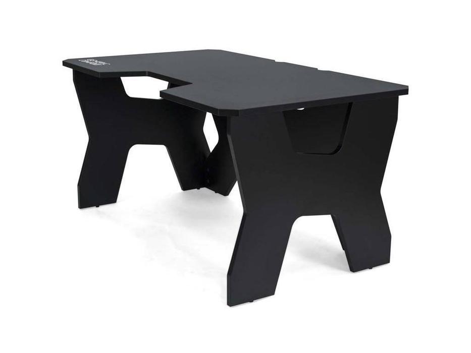 Generic Comfort: Gamer: стол компьютерный  (черный)